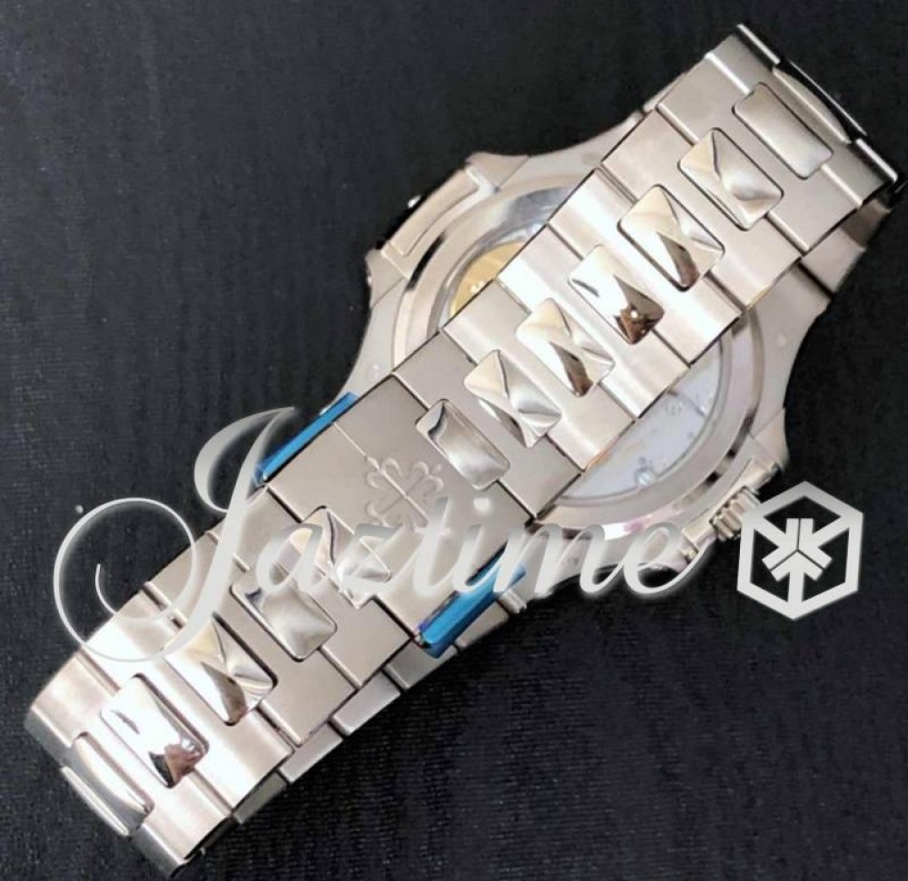 Patek Philippe 5740/1G-001 Nautilus Men's Automatic Blue