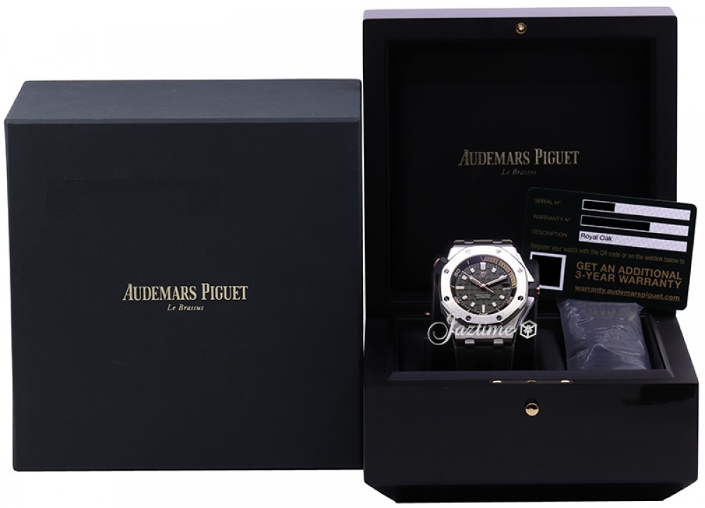 Audemars Piguet 15720ST.OO.A052CA.01 Royal Oak Offshore Men's Automatic Green