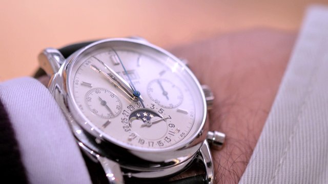 Hodinkee Hands-On With Eric Clapton's Patek Philippe 2499