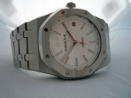 AP Royal Oak: 15300 more interesting than the 15202 (a.k.a Jumbo)?