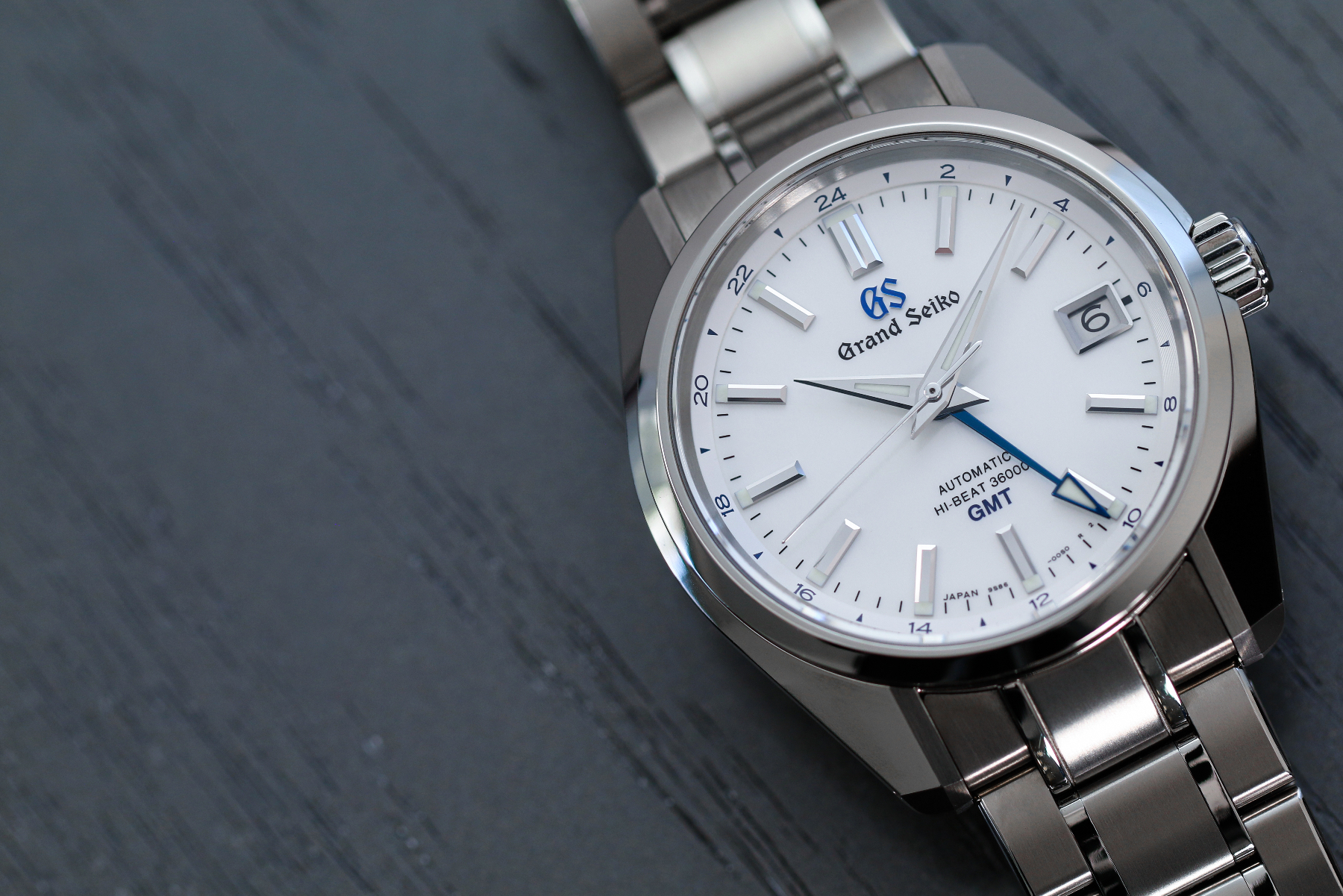 NEW: The Grand Seiko 44GS 55th Anniversary Limited Edition Lets Us Have Our Angular Cake And Eat It