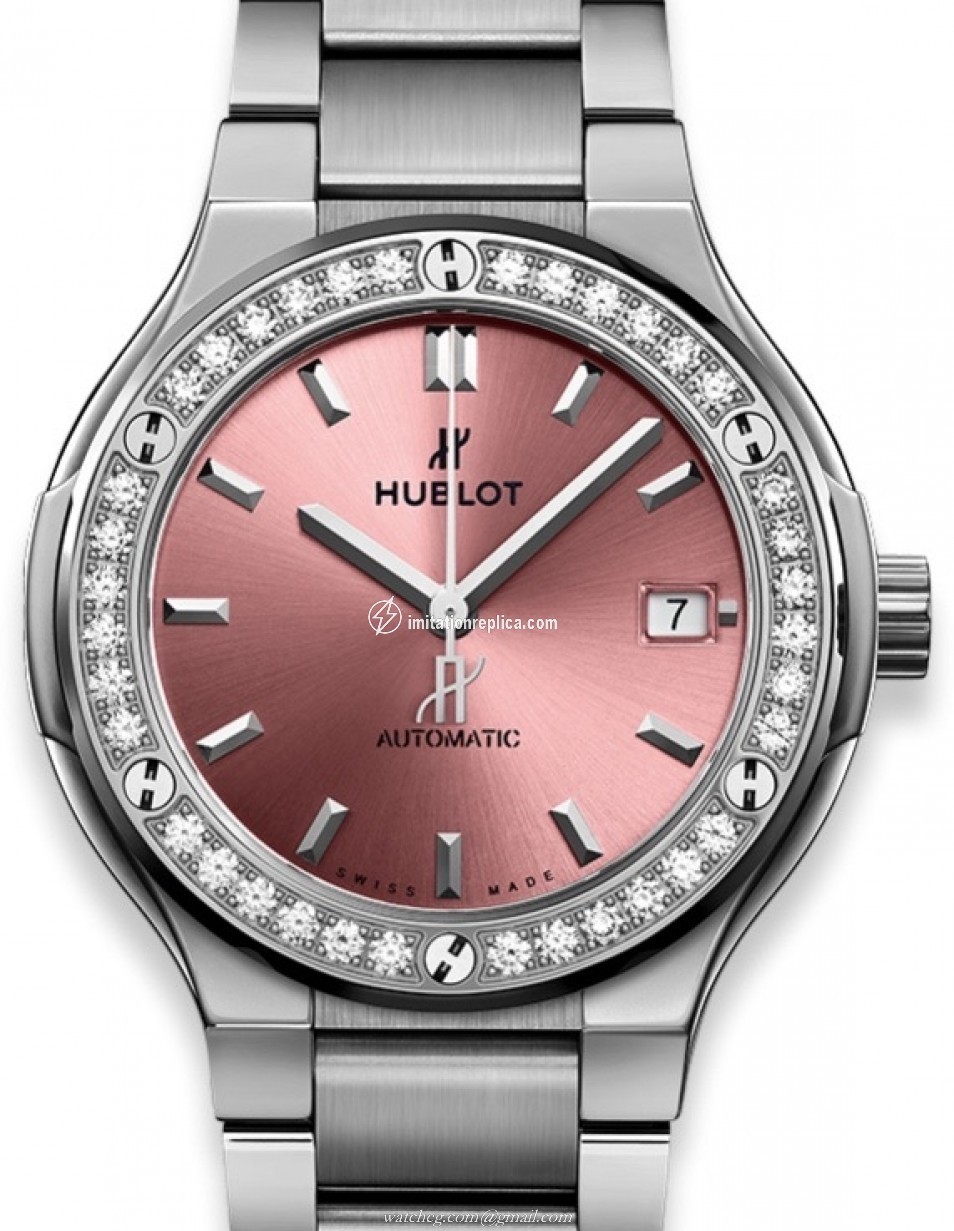 Hublot 568.NX.891P.NX.1204 Classic Fusion Titanium Pink Bracelet Men's Automatic Pink