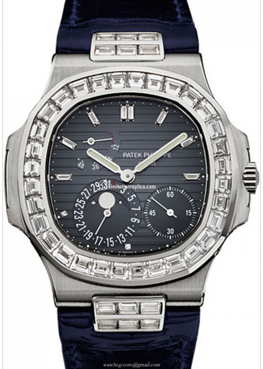 Patek Philippe 5724G-001 Nautilus Men's Automatic Blue