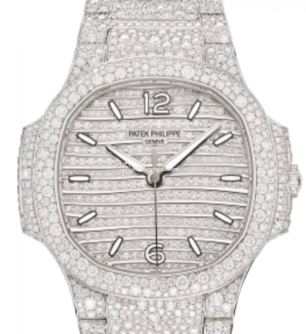 Patek Philippe 7118/1450G-001 Nautilus Ladies Automatic Diamond Pave