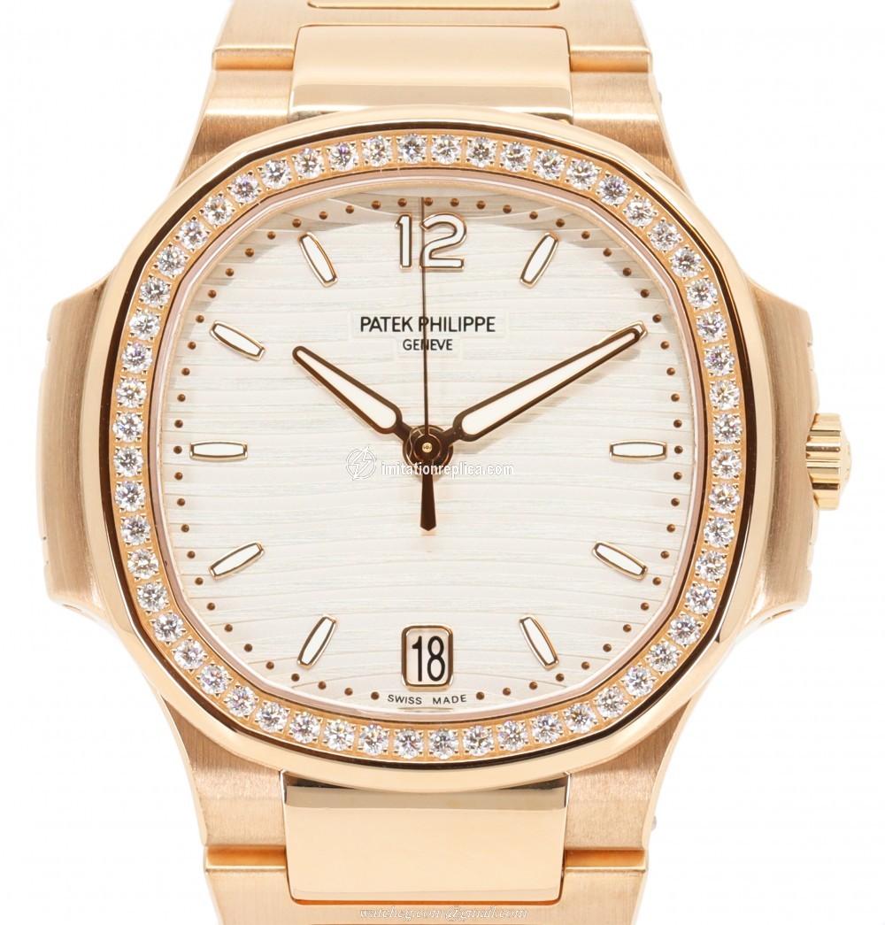Patek Philippe 7118-1200R Nautilus Ladies Automatic Silver Opaline
